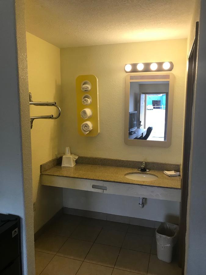 Regal Inn Onley Zewnętrze zdjęcie